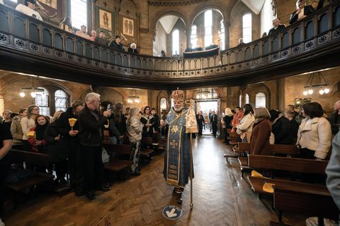 У парафії УГКЦ в Лондоні виставили мощі св. Бернадетти Субіру