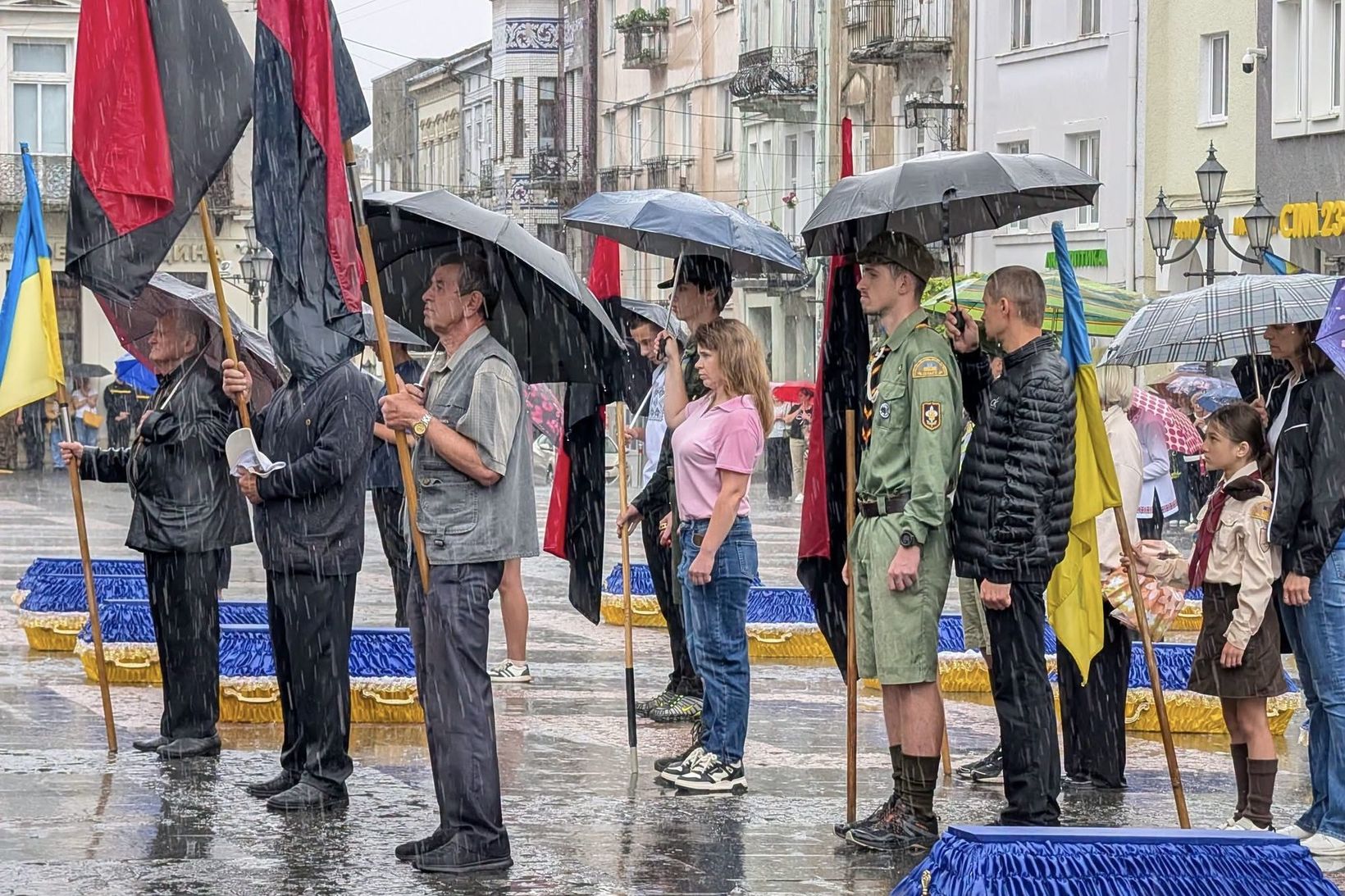 «Ворог не має сили знищити правду»: у Дрогобичі перепоховали 26 жертв радянських репресій «Ворог не має сили знищити правду»: у Дрогобичі перепоховали 26 жертв радянських репресій