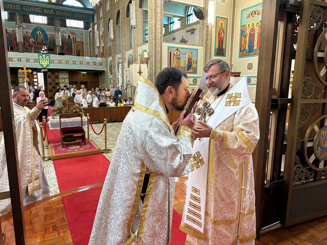 «Земні скарби — це засоби для служіння Богові через служіння ближньому», — владика Микола кардинал Бичок