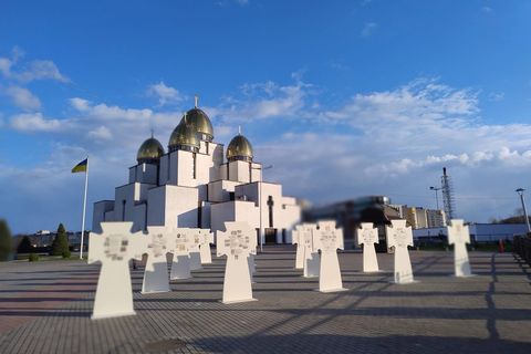 Голоси історії під відкритим небом: у Львові відкрили експозицію «Війна на знищення»