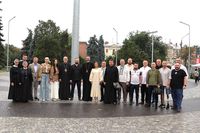 Митрополит Борис Ґудзяк у Полтаві: молитва, вшанування Героїв та розмова про лідерство під час війни