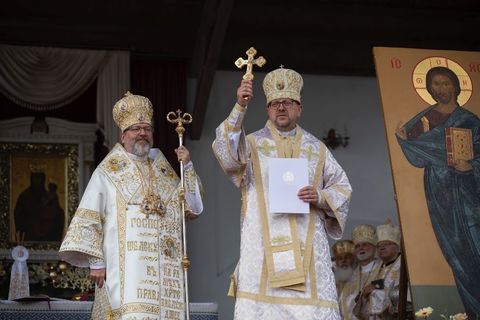 «Через Ваше служіння Господь сходить на спраглих Божої благодаті»: Глава УГКЦ привітав владику Володимира Груцу з 50-річчям