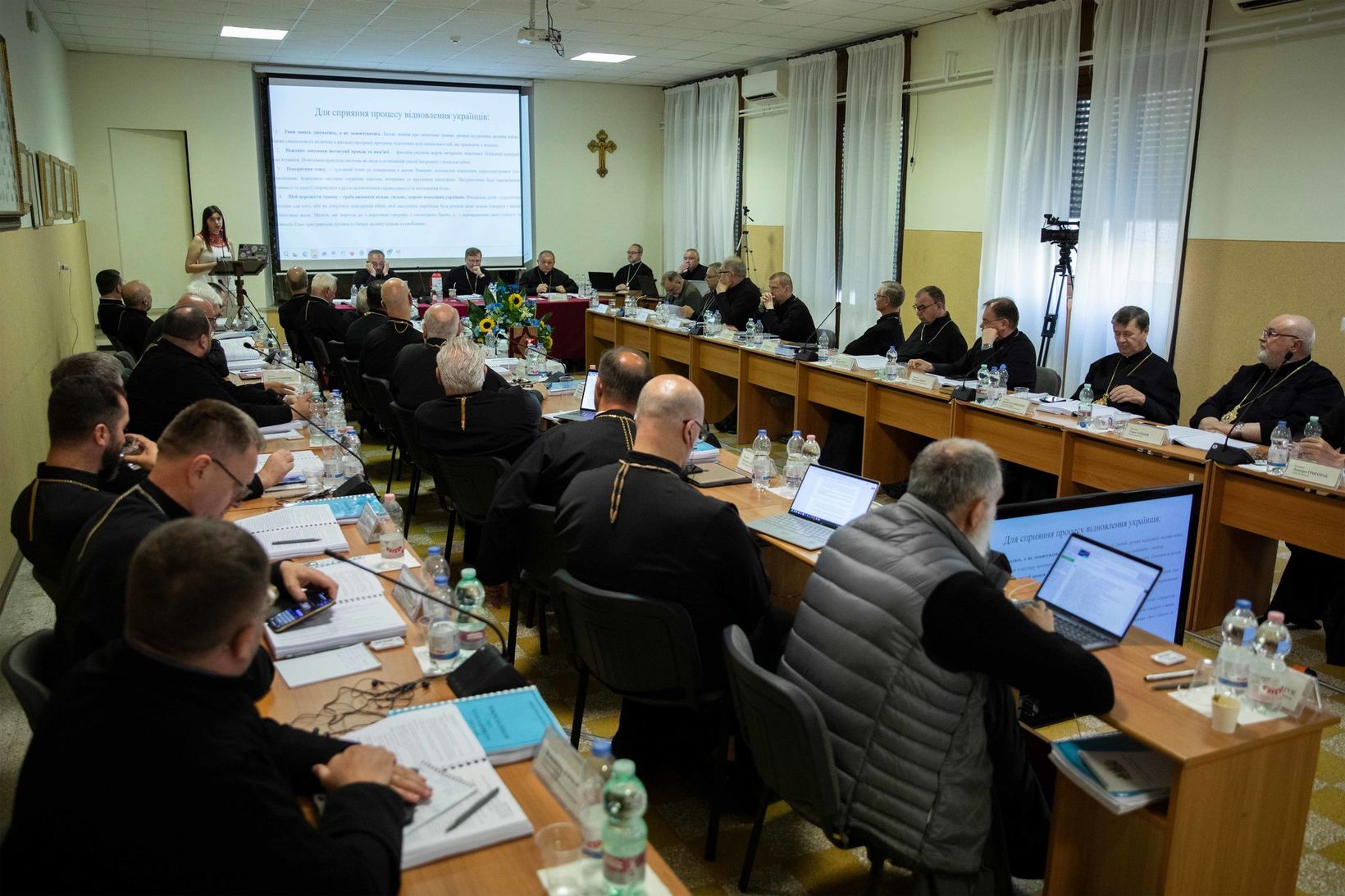 Психологічна напруга, ізоляція, гнів і потреба у сенсі: на Синоді обговорили ментальний стан українських родин у час війни
