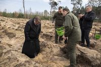 Блаженніший Святослав разом зі священниками висадив саджанці у лісі на&nbsp;Київщині