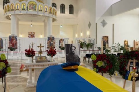 Домовина Євгена Коновальця прибула до Патріаршого собору Воскресіння Христового в Києві
