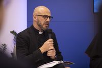 «Ось що є серцем нашої стійкості — те, що Бог тебе полюбив»: У Києві презентували переклад першого Апостольського повчання Папи Лева XIV