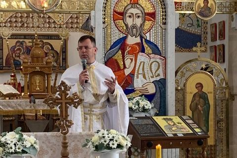 Парафія УГКЦ у Крихівцях отримала унікальну тифлоакустичну ікону Гошівської Богородиці