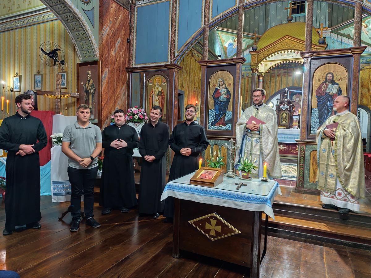 Українці у Бразилії взяли участь у 32-й Марійській прощі до Богородиці Коралів Українці у Бразилії взяли участь у 32-й Марійській прощі до Богородиці Коралів