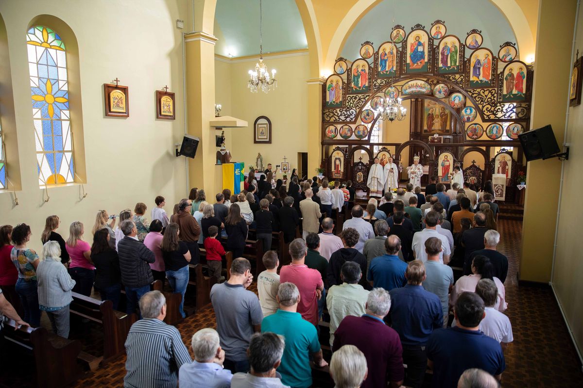 “There Was No Choir, Yet the Whole Church Chanted”: Bishop Dionisio Lachovicz Leads Liturgy in Iracema, Brazil