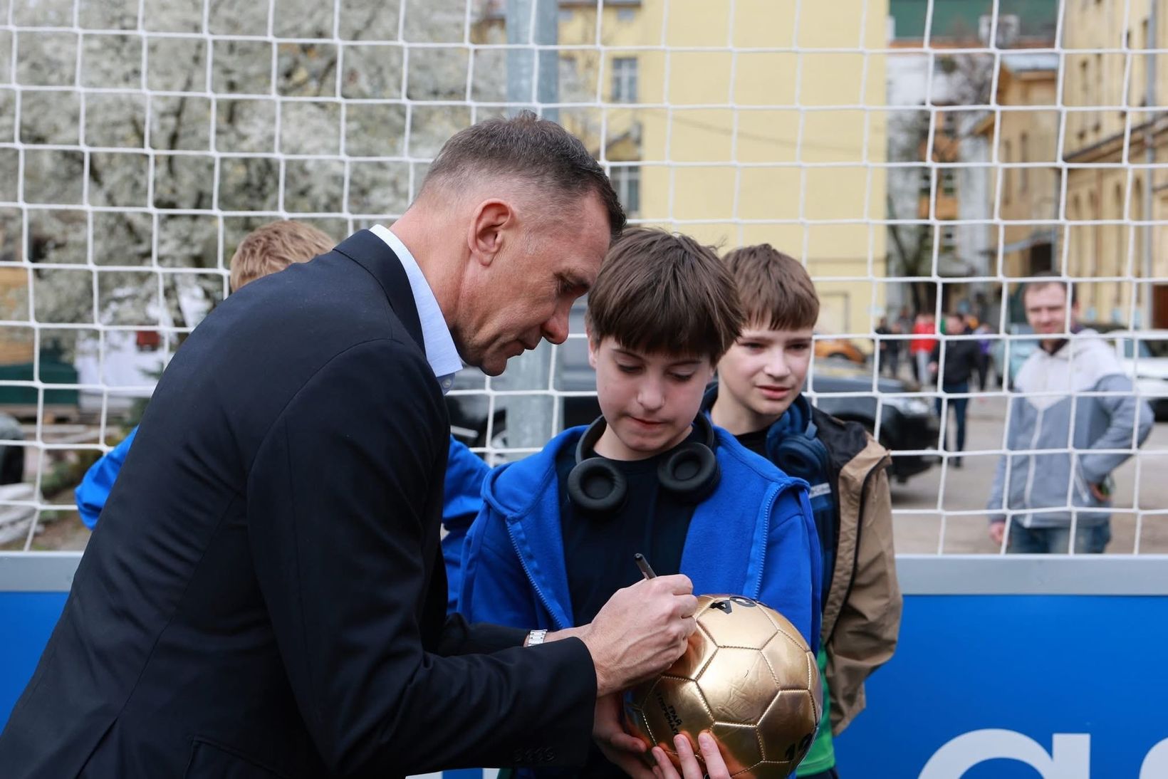 У Львові відкрили перший в&nbsp;Україні майданчик &laquo;FIFA Arena&raquo; для дітей Центру опіки сиріт