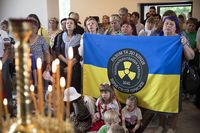 «Я повезу ваші прохання до серця Католицької Церкви», — владика Микола Бичок у Славутичі до родичів полонених