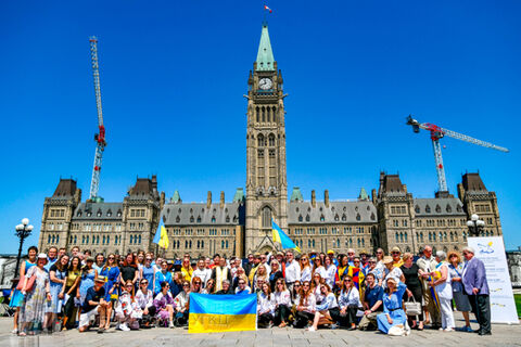 Біля парламенту Канади за мир в Україні молилися католики, православні, протестанти, юдеї та буддисти