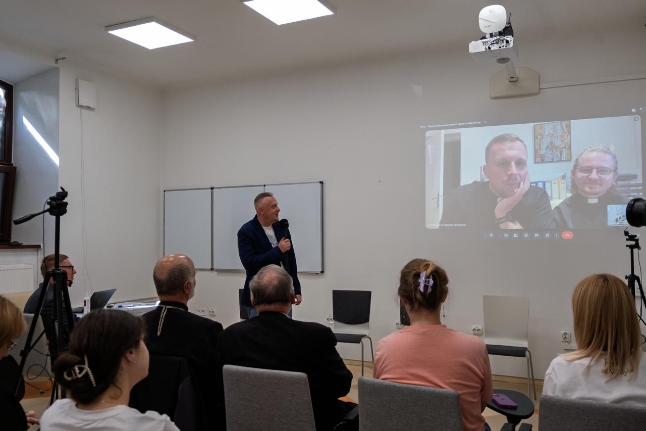 Від &laquo;священників на&nbsp;колесах&raquo; до&nbsp;єпархії, відкритої світові: в&nbsp;УКУ досліджують майже столітню історію Паризької єпархії