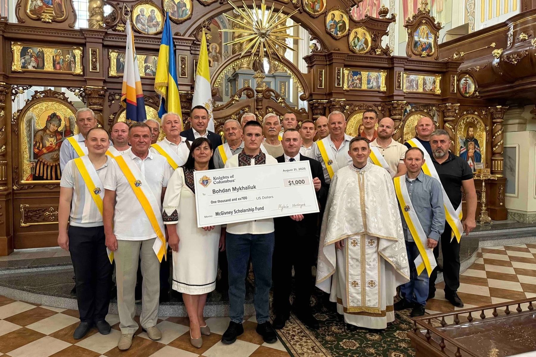 Лицарі Колумба вручили 15 стипендій дітям із родин полеглих захисників
