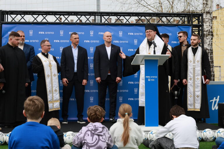 У Львові відкрили перший в&nbsp;Україні майданчик &laquo;FIFA Arena&raquo; для дітей Центру опіки сиріт