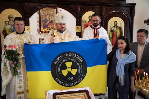 «Я повезу ваші прохання до серця Католицької Церкви», — владика Микола Бичок у Славутичі до родичів полонених