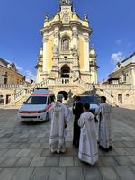 Парафія УГКЦ у Ганновері передала Україні машини швидкої допомоги Парафія УГКЦ у Ганновері передала Україні машини швидкої допомоги