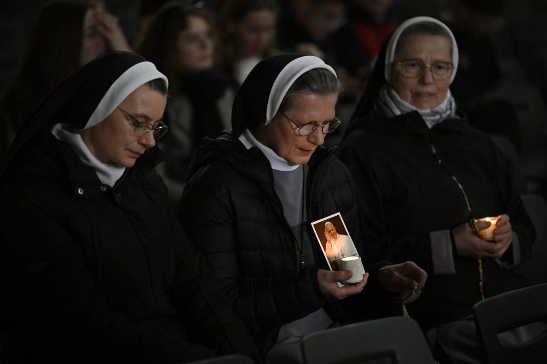 Pope from hospital: ‘Thank you for your prayers, I accompany you from here’