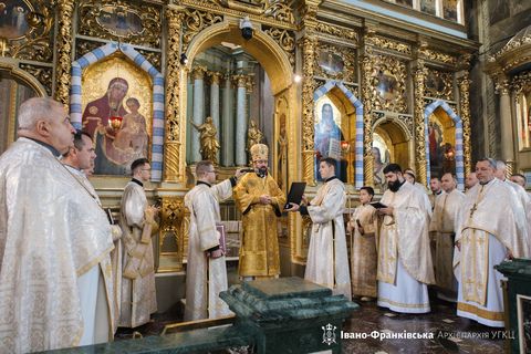 В Івано-Франківській архиєпархії понад двісті катехитів отримали канонічні місії