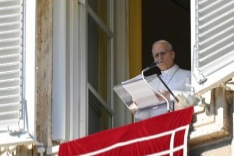 «Нехай замовкне зброя і припиняться руйнування в Україні» — Папа Лев XIV