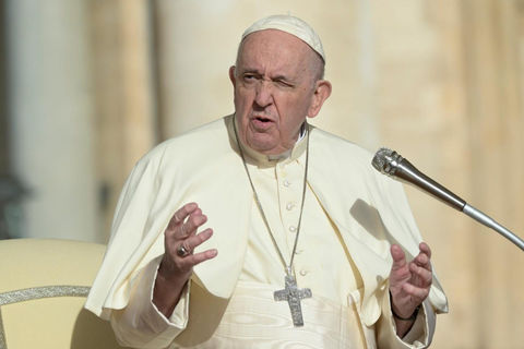 Папа Франциск: «Не забуваймо про Україну і молімося за цей народ»