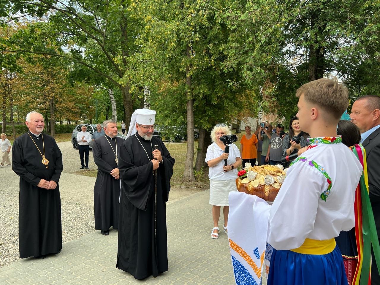 «Бог є там, де найбільше болить»: Глава УГКЦ зустрівся з пацієнтами реабілітаційного відділення у Надвірній «Бог є там, де найбільше болить»: Глава УГКЦ зустрівся з пацієнтами реабілітаційного відділення у Надвірній