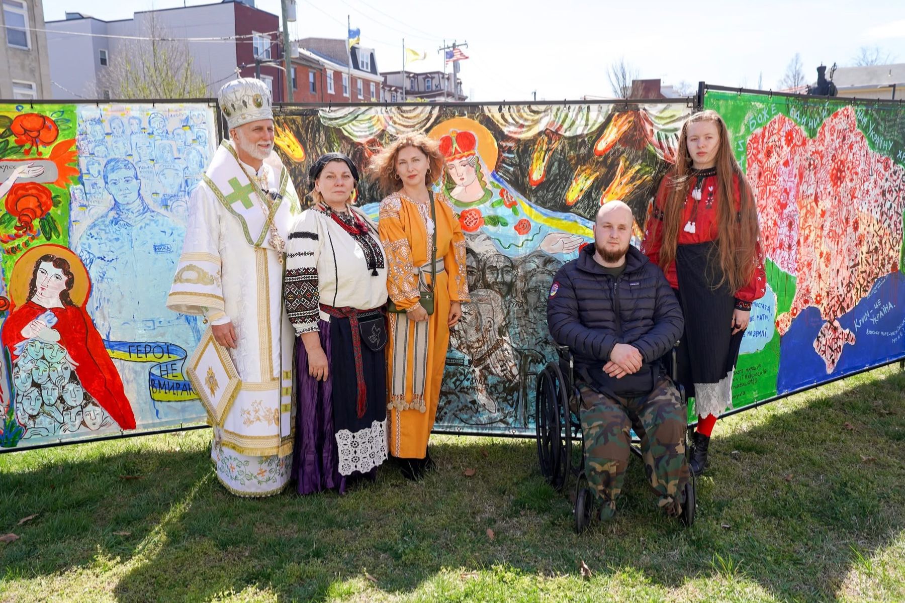 30-метрове мистецьке панно «Пісня пісень українського народу» відкрили у Катедрі УГКЦ в Філадельфії