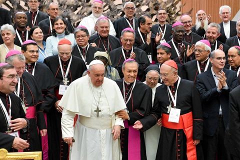 «Церква, яка залучає всіх та близька до ран світу»: оприлюднено підсумковий документ першої сесії Папського Синоду