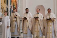 У пішу прощу на Крилоську гору вирушили паломники з різних куточків Прикарпаття У пішу прощу на Крилоську гору вирушили паломники з різних куточків Прикарпаття