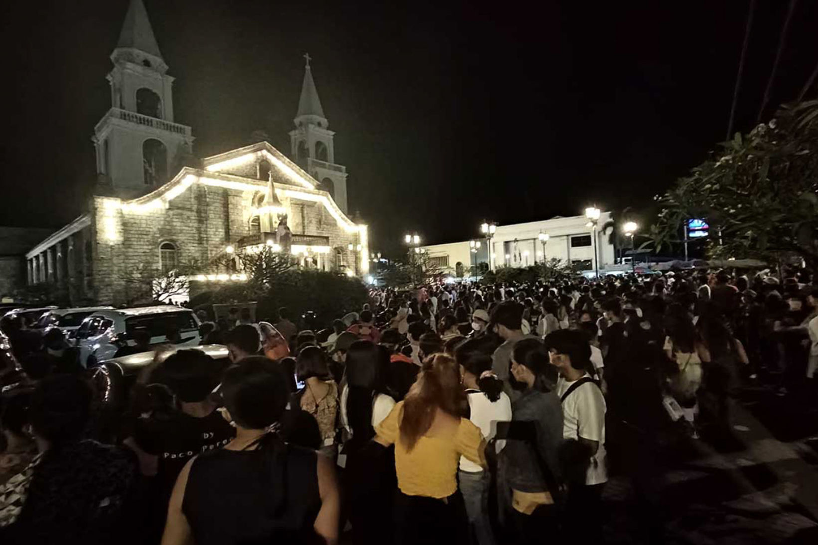 Католики на Святій Месі у Навечір’я Різдва, 24 грудня 2021 року, в м. Ілоіло на Філіппінах, фото: Aksyon Radyo