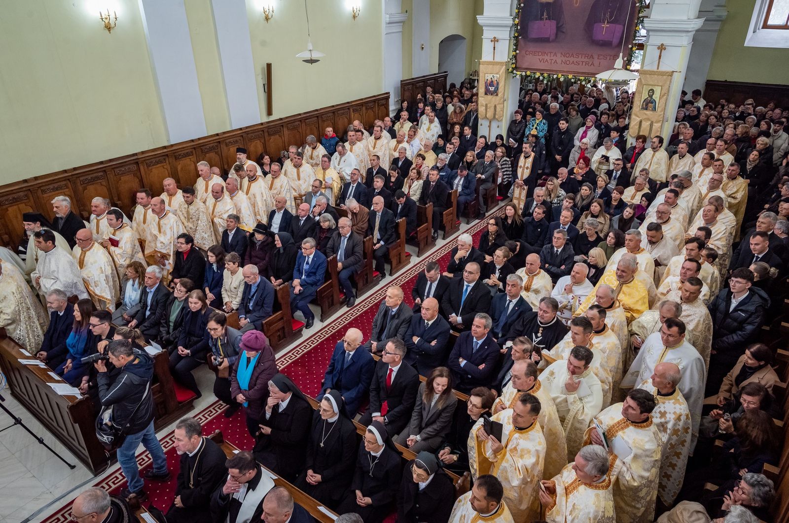 Владика Андрій Хім’як представив УГКЦ на інтронізації Глави Румунської Греко-Католицької Церкви Владика Андрій Хім’як представив УГКЦ на інтронізації Глави Румунської Греко-Католицької Церкви