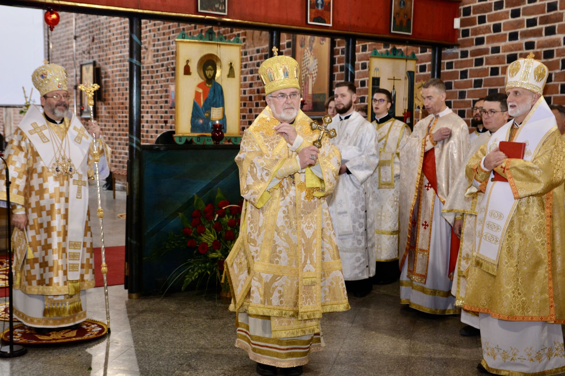 Блаженніший Святослав привітав владику Володимира Ющака з 40-річчям священничих свячень