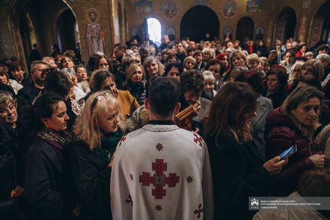 У прокатедрі Святої Софії молилися традиційну Хресну дорогу за Україну