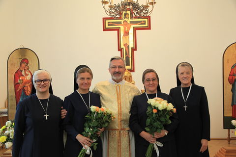 Сестри служебниці дякували Богові за 25-річчя богопосвяченого життя кількох сестер