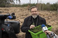 Блаженніший Святослав разом зі священниками висадив саджанці у лісі на&nbsp;Київщині