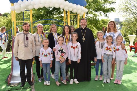 Care Hub for the Ukrainian Child: His Beatitude Sviatoslav consecrates social center of Caritas Kyiv