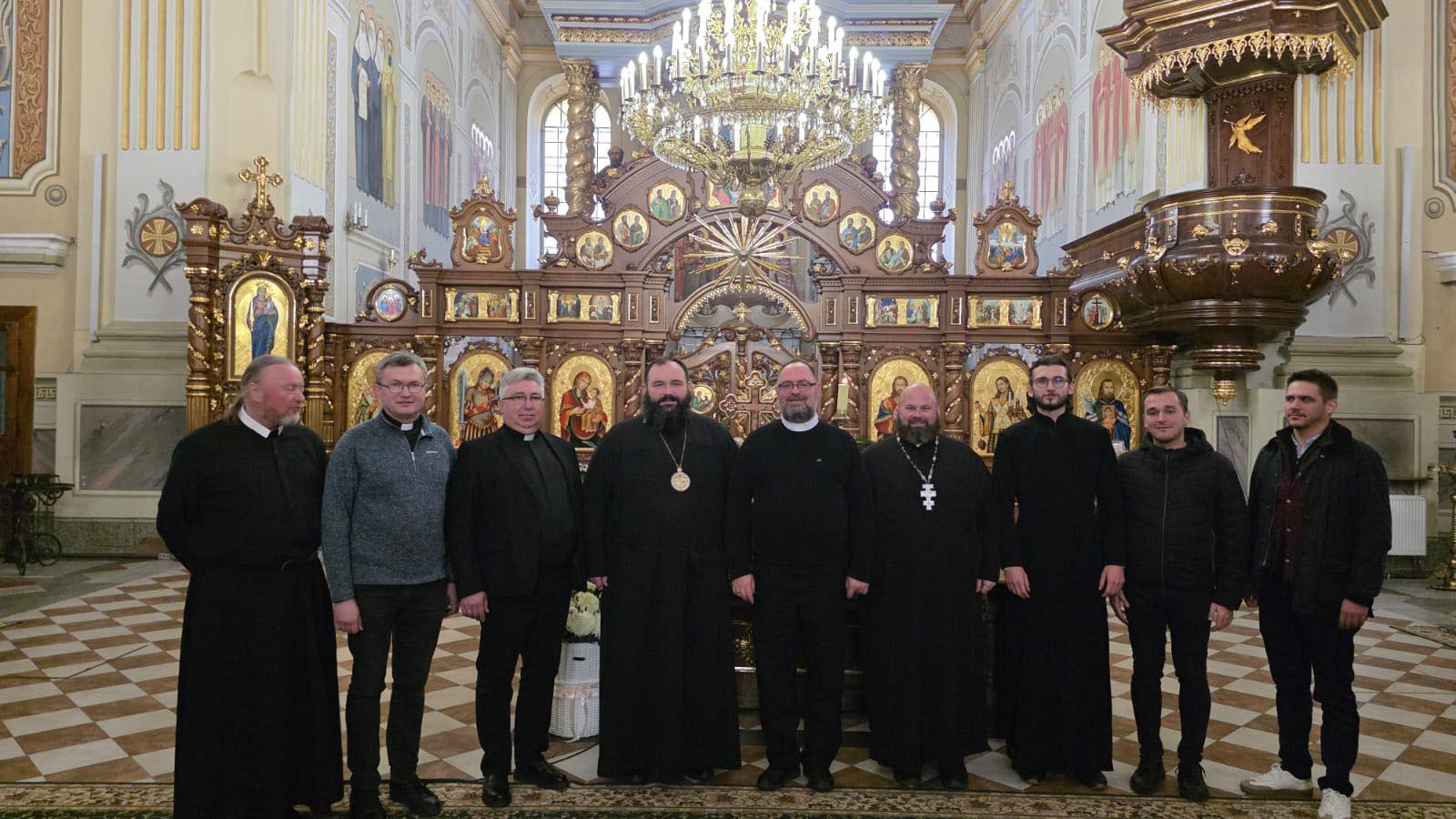 Єпископ Мілан Стіпіч з Хорватії відвідав Україну з гуманітарною допомогою