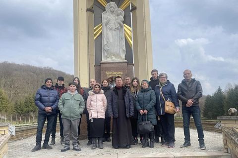 Відразу три групи ВПО здійснили паломництво до святинь на Заході України