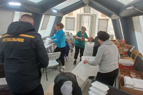 «Мудра справа» підтримує мешканців модульного містечка «Ластівка» в Ірпені, які опинилися без тепла