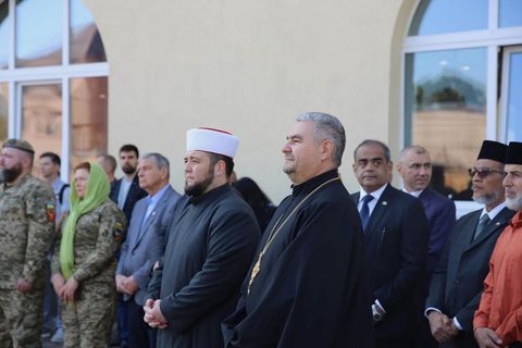 «Ми єдині у пам’яті, болю й любові до України», — отець Ігор Шабан на відкритті Стіни пам’яті загиблих воїнів-мусульман