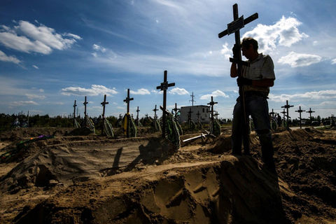 Папа Франциск: «Ввіряймо Діві Марії жертви всіх війн, особливо населення України»