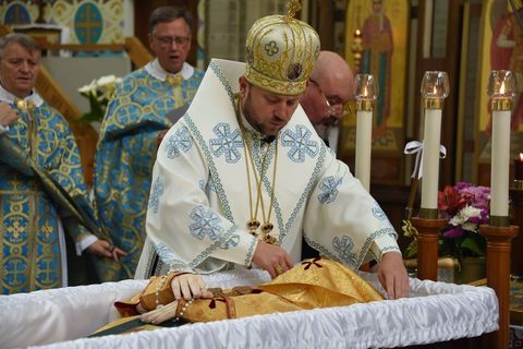 У Мельбурні похоронили владику Петра Стасюка