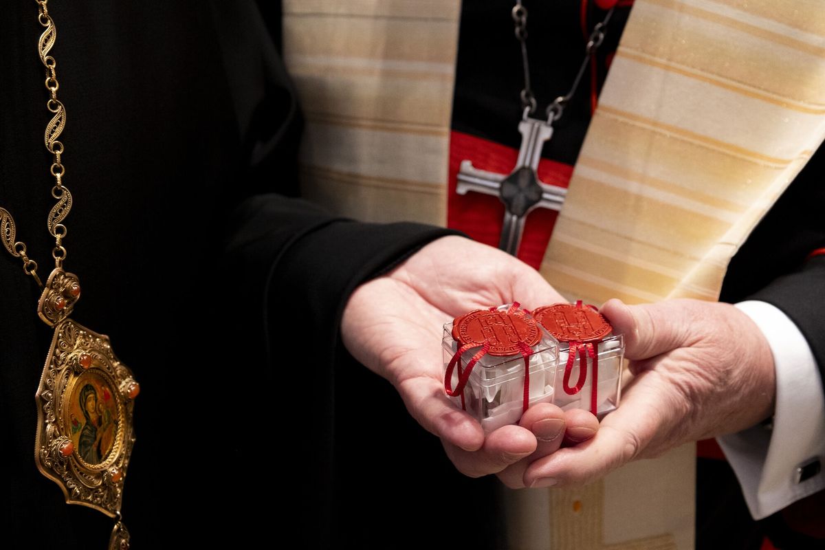 Bishop Bohdan Dzyurakh Receives Relics of Blessed Edigna for Veneration in UGCC