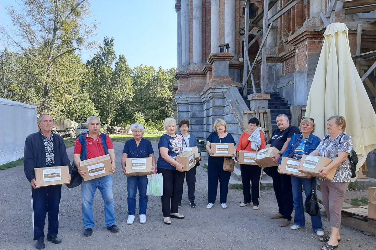 Катедра Святого Миколая у Харкові продовжує допомагати мешканцям міста та переселенцям