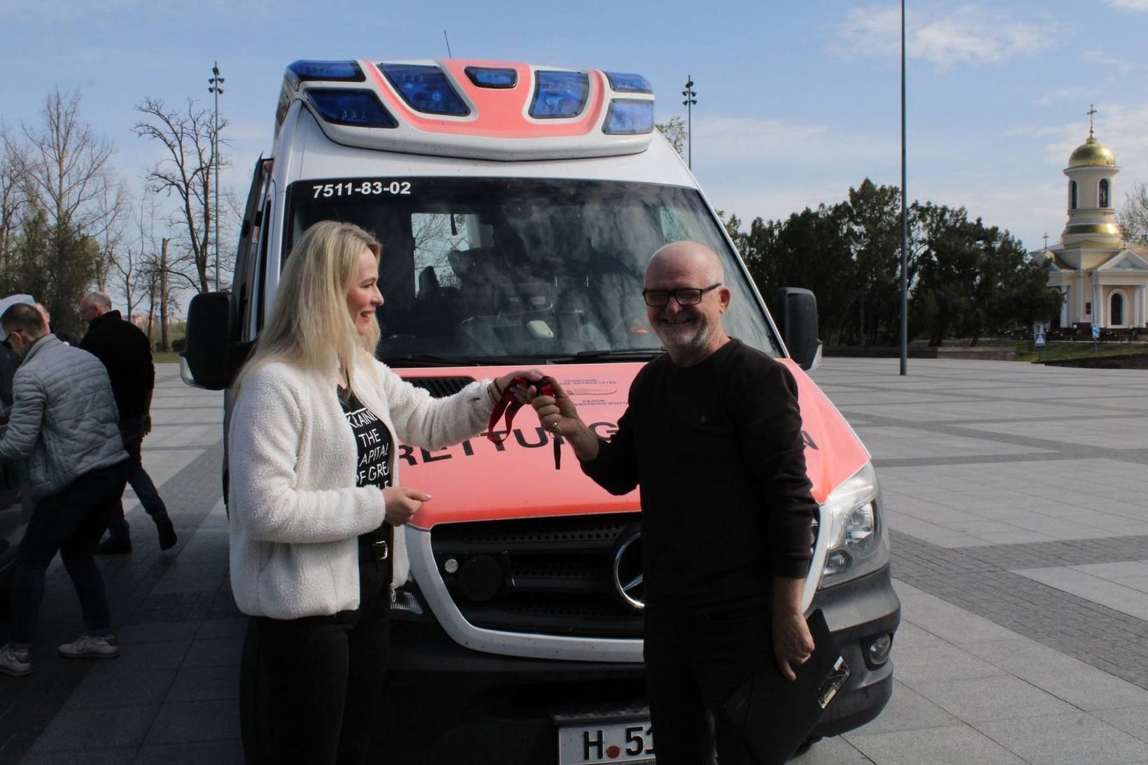 &laquo;Карітас Миколаїв&raquo; отримав спецавто для перевезення маломобільних людей, а&nbsp;лікарні&nbsp;&mdash; дві карети швидкої допомоги