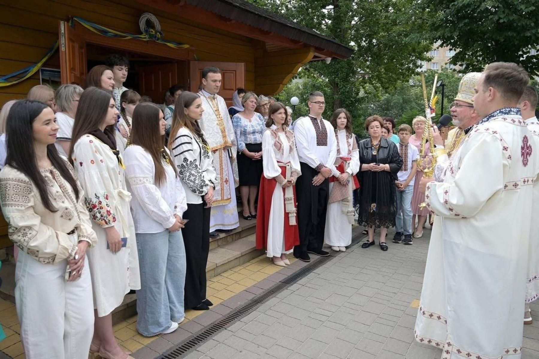 Від Зарваниці до&nbsp;Тернополя, Івано-Франківська та&nbsp;Коломиї: владики Синоду Єпископів УГКЦ молилися разом із&nbsp;парафіяльними громадами