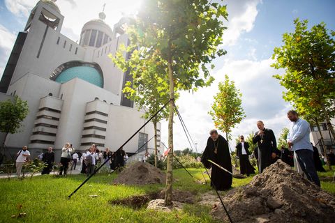 Єпископи УГКЦ заклали Соборну площу біля Патріаршого собору в Києві