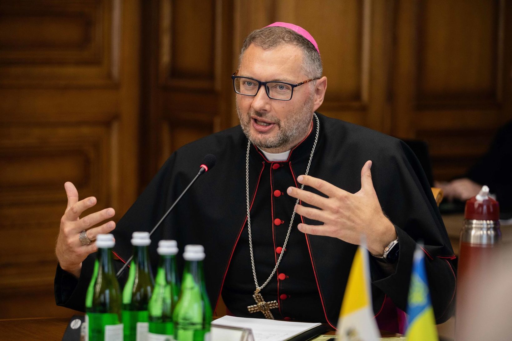 &laquo;Дотик до&nbsp;ран війни стає для вас і&nbsp;для Церкви благословенням&raquo;,&nbsp;&mdash; Апостольський нунцій до&nbsp;Синоду