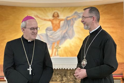 Владика Богдан Дзюрах зустрівся з архиєпископом Франком Москоне