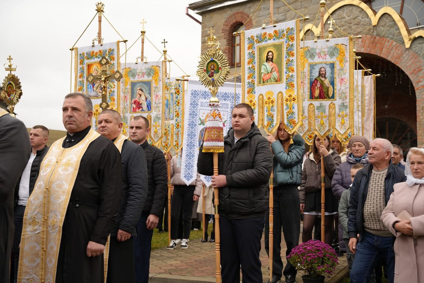 Владика Ярослав Приріз освятив відреставрований дерев’яний храм, збудований 1663 року